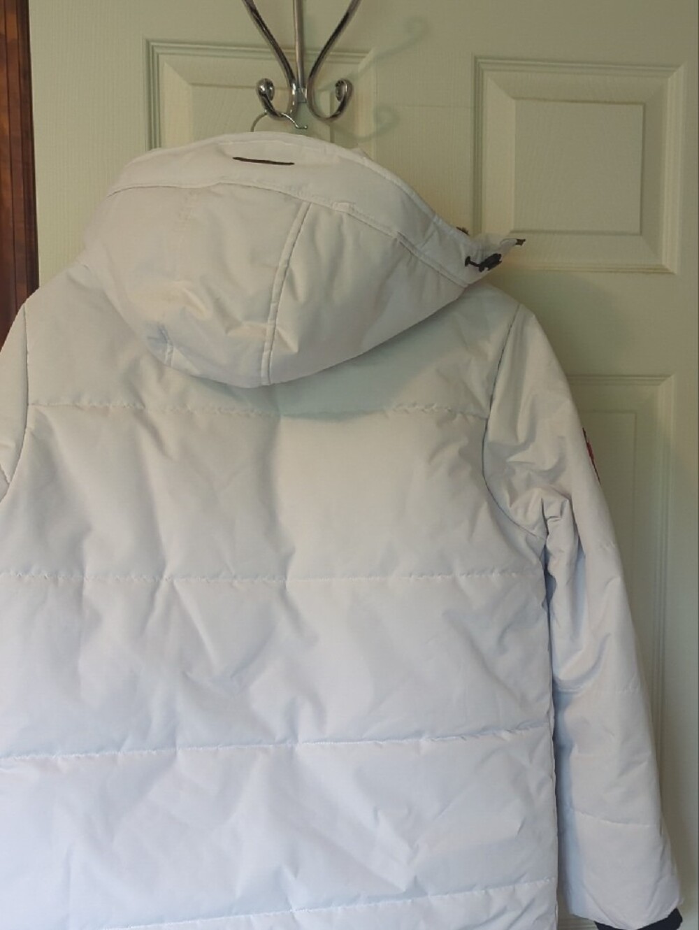 Canada Peak Women's White Insulated Ski Parka with Hood - Picture 11 of 12